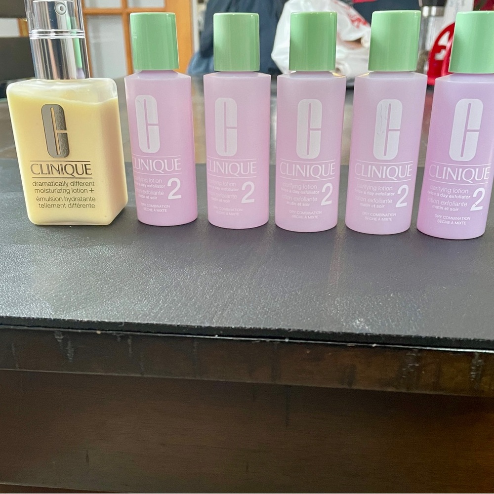 Clinique Dramatically Different Moisturizing Lotion & NO. 2 Exfoliant
